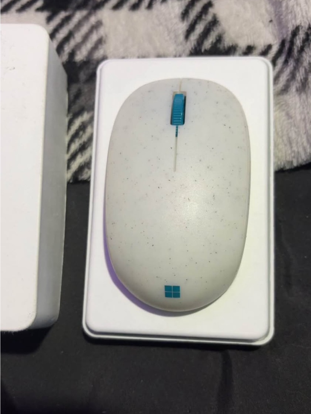 Microsoft White Wireless Mouse with Blue Scroll Wheel